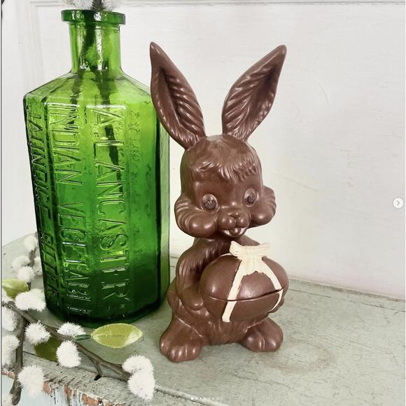 Vintage Ceramic Chocolate Easter Bunny Rabbit Statue Figurine Egg Container Lid - Picture 1 of 7